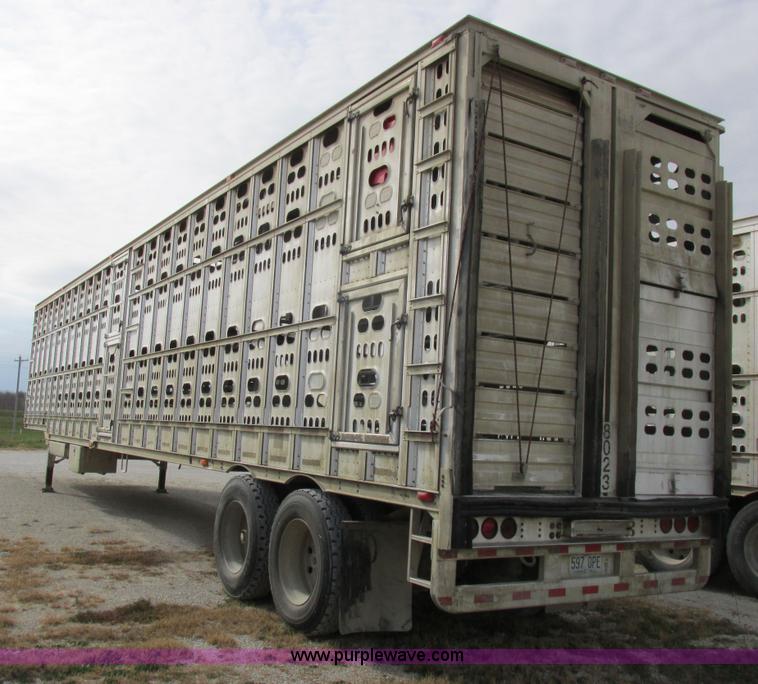image for item I8891 2006 Barrett aluminum livestock trailer