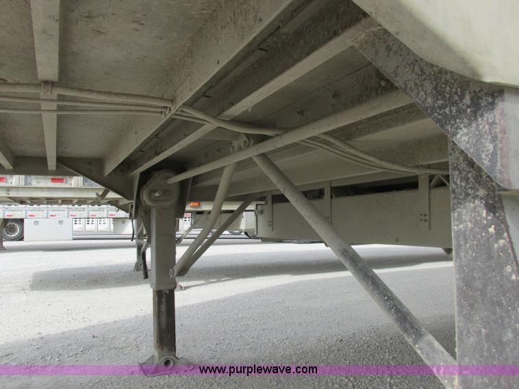 image for item I8891 2006 Barrett aluminum livestock trailer