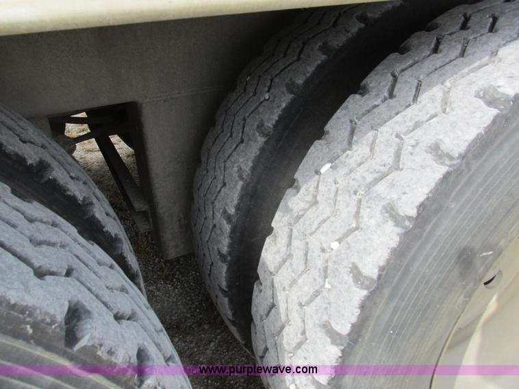 image for item I8891 2006 Barrett aluminum livestock trailer