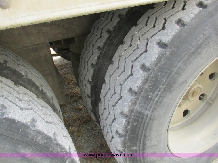 image for item I8891 2006 Barrett aluminum livestock trailer