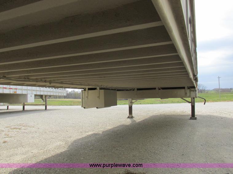 image for item I8891 2006 Barrett aluminum livestock trailer