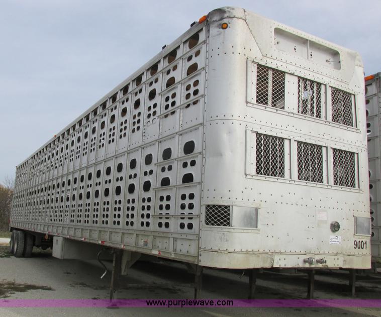 image for item I8894 2000 Wilson PSAL-303P aluminum livestock trailer