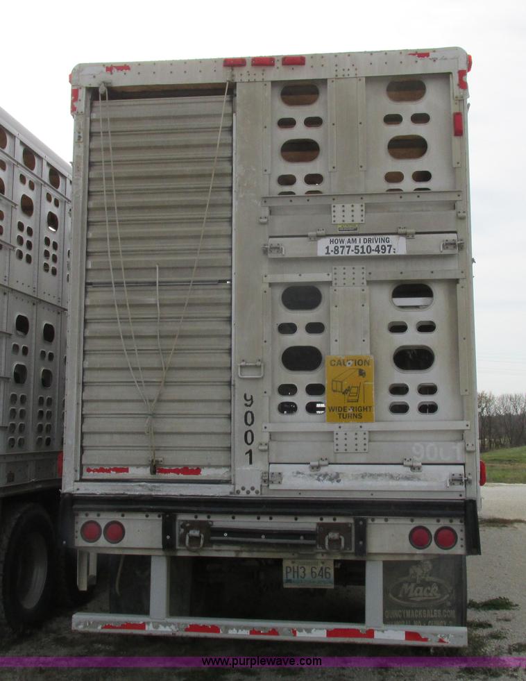 image for item I8894 2000 Wilson PSAL-303P aluminum livestock trailer