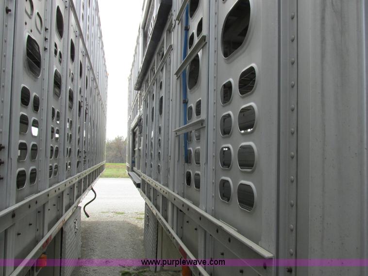 image for item I8894 2000 Wilson PSAL-303P aluminum livestock trailer