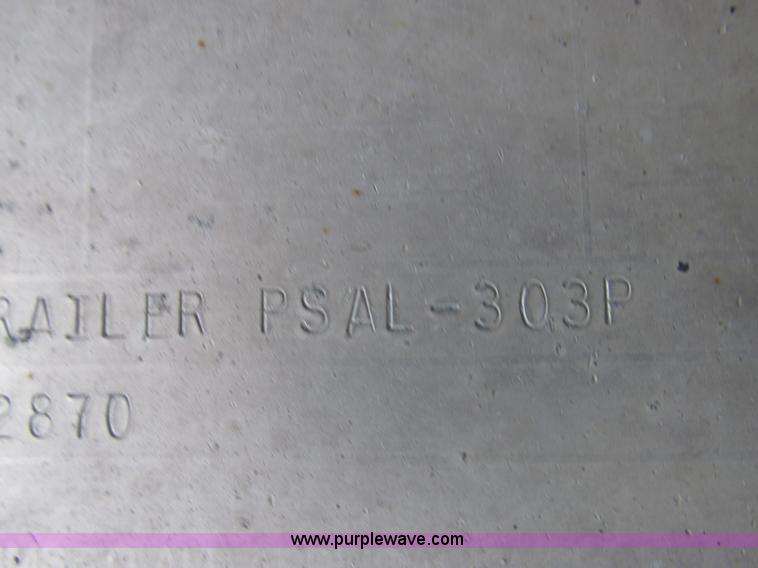 image for item I8894 2000 Wilson PSAL-303P aluminum livestock trailer