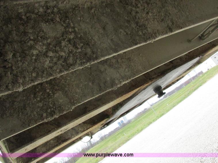 image for item I8894 2000 Wilson PSAL-303P aluminum livestock trailer