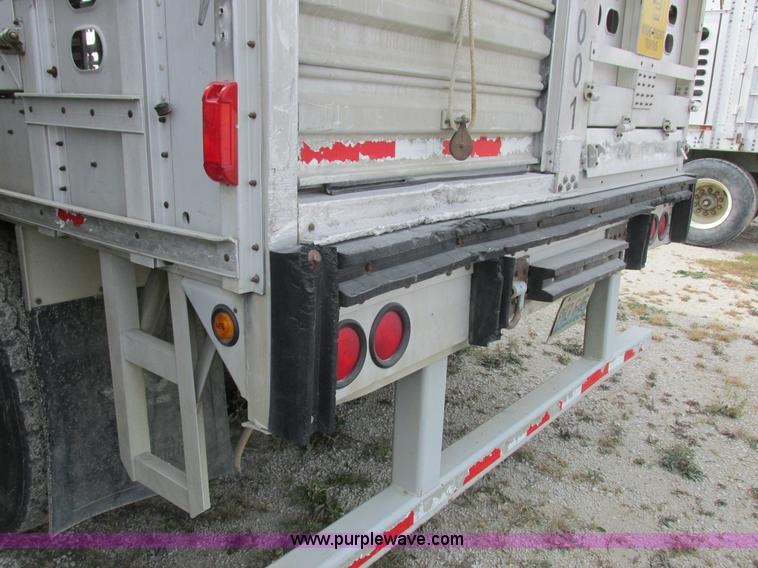 image for item I8894 2000 Wilson PSAL-303P aluminum livestock trailer