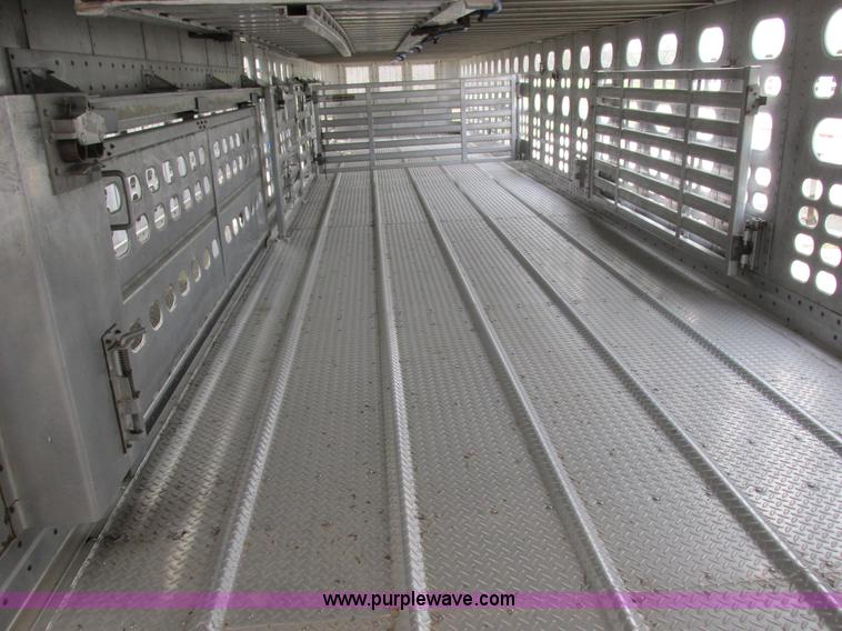 image for item I8894 2000 Wilson PSAL-303P aluminum livestock trailer
