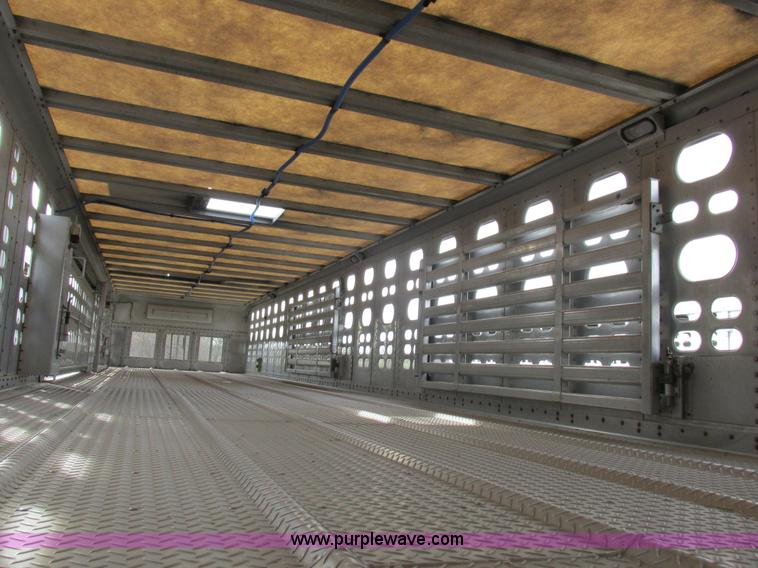 image for item I8894 2000 Wilson PSAL-303P aluminum livestock trailer