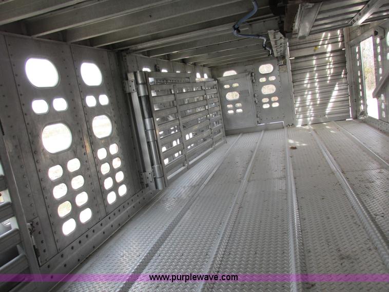 image for item I8894 2000 Wilson PSAL-303P aluminum livestock trailer