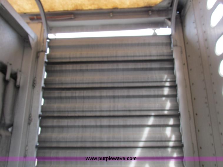 image for item I8894 2000 Wilson PSAL-303P aluminum livestock trailer