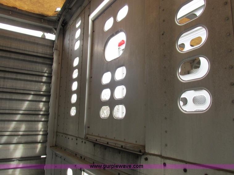 image for item I8894 2000 Wilson PSAL-303P aluminum livestock trailer