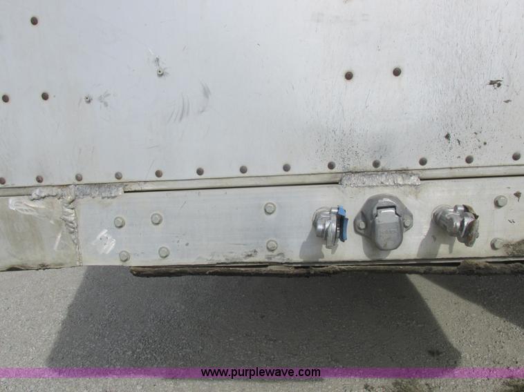 image for item I8894 2000 Wilson PSAL-303P aluminum livestock trailer