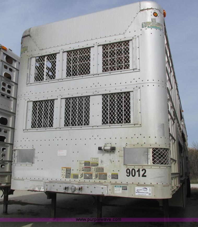 image for item I8895 2001 Wilson PSAL-303P aluminum livestock trailer