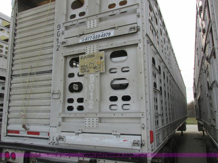 image for item I8895 2001 Wilson PSAL-303P aluminum livestock trailer