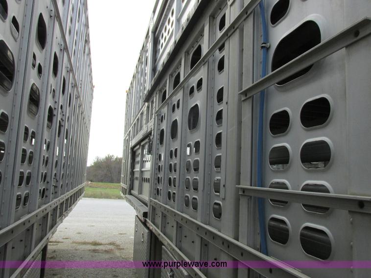 image for item I8895 2001 Wilson PSAL-303P aluminum livestock trailer
