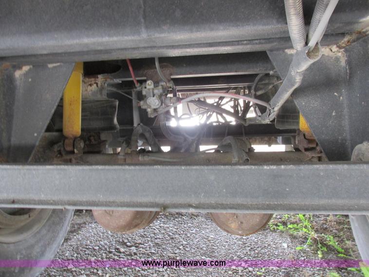 image for item I8895 2001 Wilson PSAL-303P aluminum livestock trailer