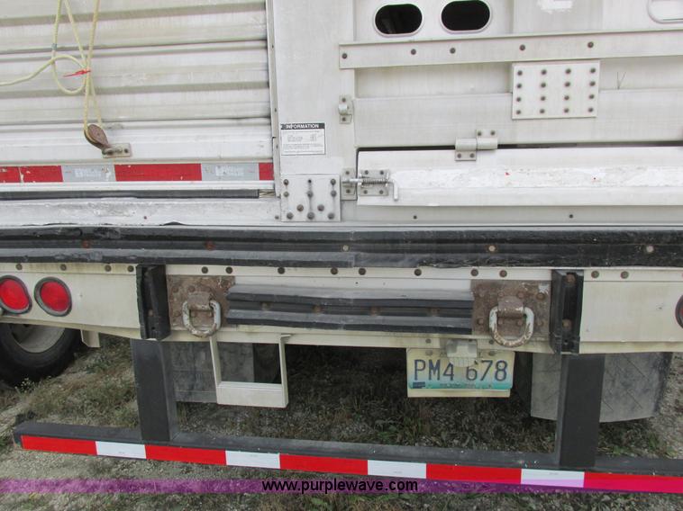 image for item I8895 2001 Wilson PSAL-303P aluminum livestock trailer