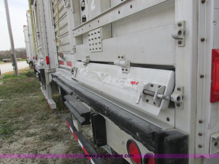 image for item I8895 2001 Wilson PSAL-303P aluminum livestock trailer