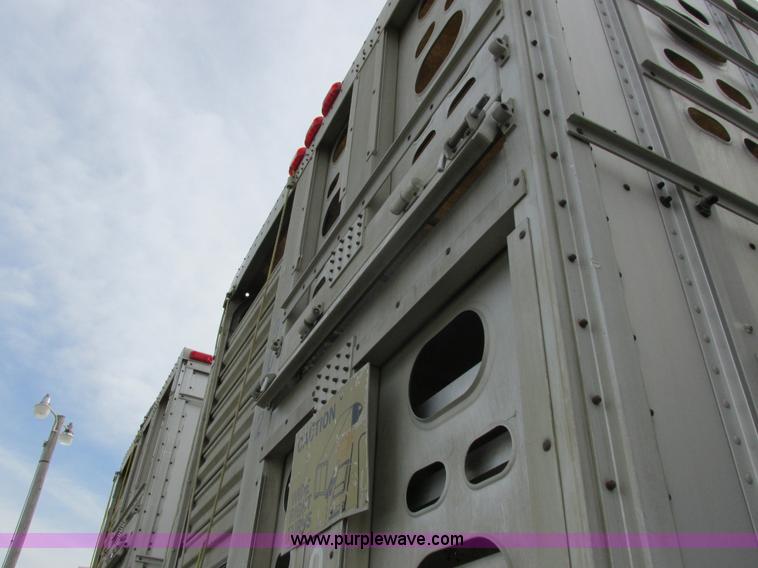 image for item I8895 2001 Wilson PSAL-303P aluminum livestock trailer