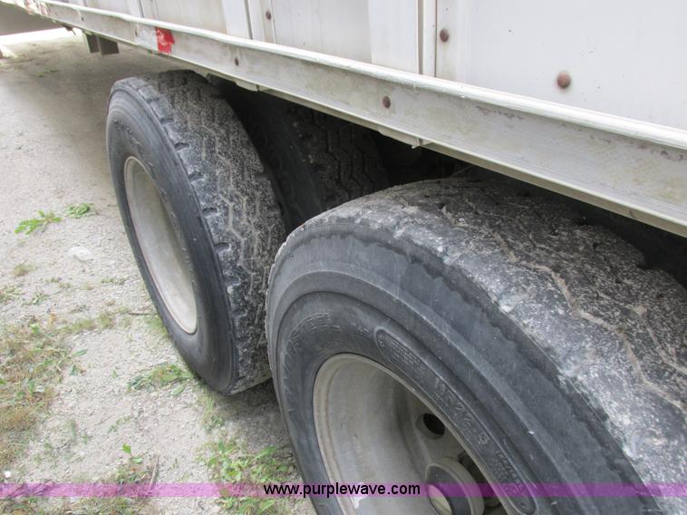 image for item I8895 2001 Wilson PSAL-303P aluminum livestock trailer