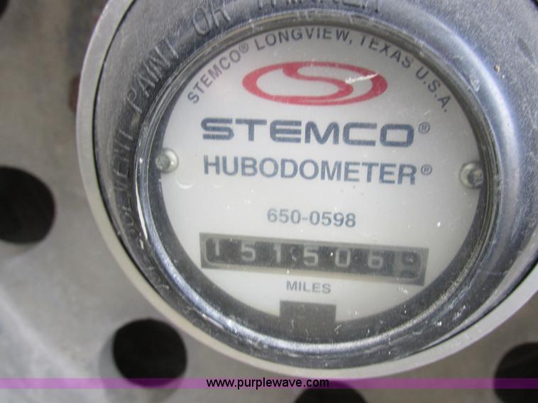 image for item I8895 2001 Wilson PSAL-303P aluminum livestock trailer