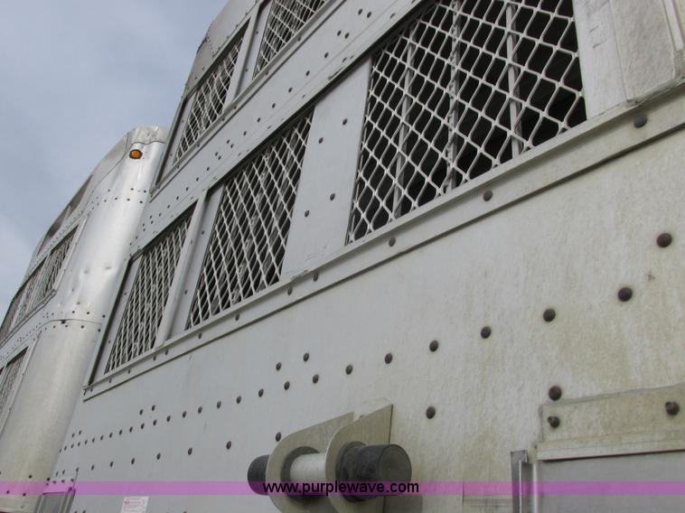 image for item I8895 2001 Wilson PSAL-303P aluminum livestock trailer