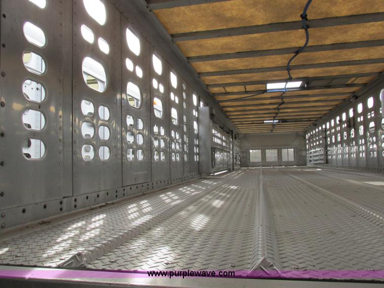 image for item I8895 2001 Wilson PSAL-303P aluminum livestock trailer