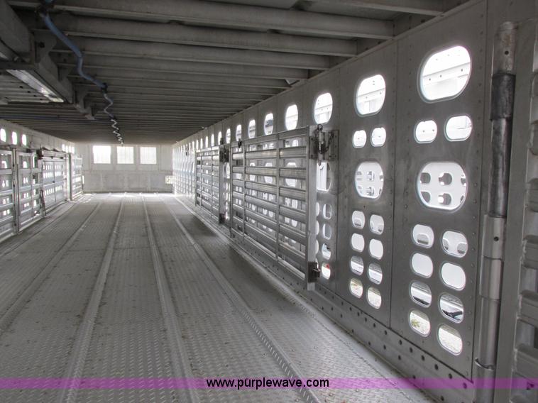 image for item I8895 2001 Wilson PSAL-303P aluminum livestock trailer