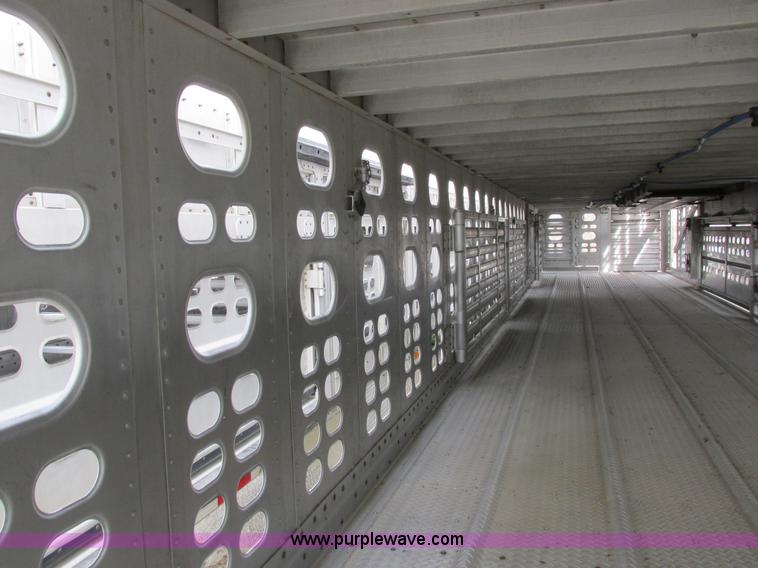 image for item I8895 2001 Wilson PSAL-303P aluminum livestock trailer