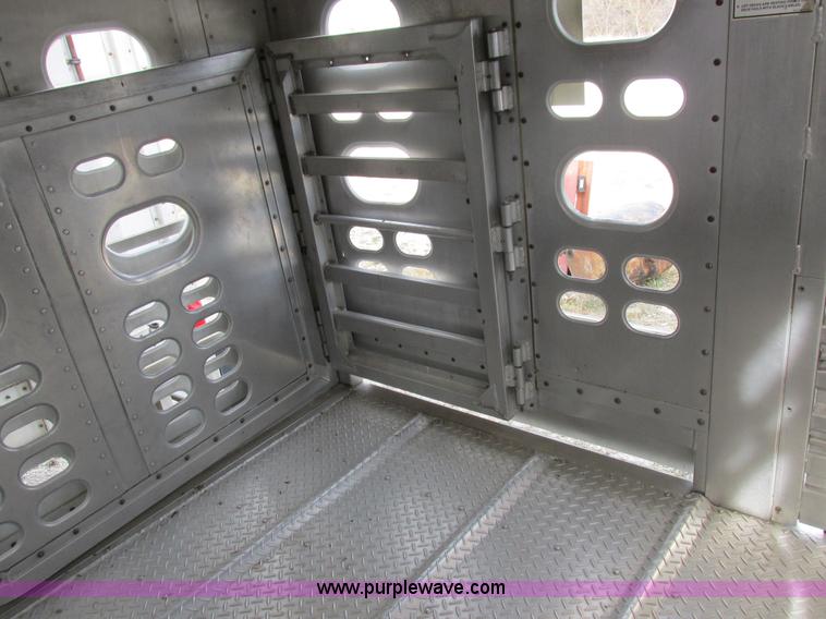 image for item I8895 2001 Wilson PSAL-303P aluminum livestock trailer