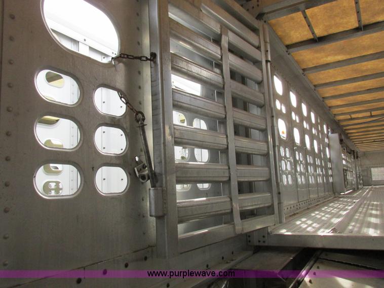 image for item I8895 2001 Wilson PSAL-303P aluminum livestock trailer