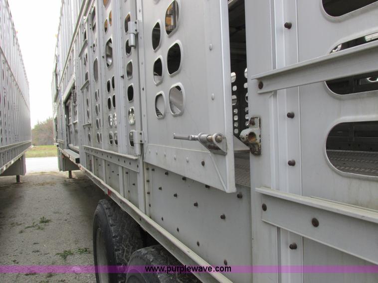 image for item I8895 2001 Wilson PSAL-303P aluminum livestock trailer