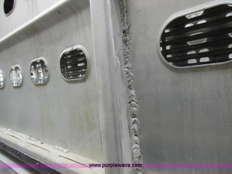 image for item I8895 2001 Wilson PSAL-303P aluminum livestock trailer