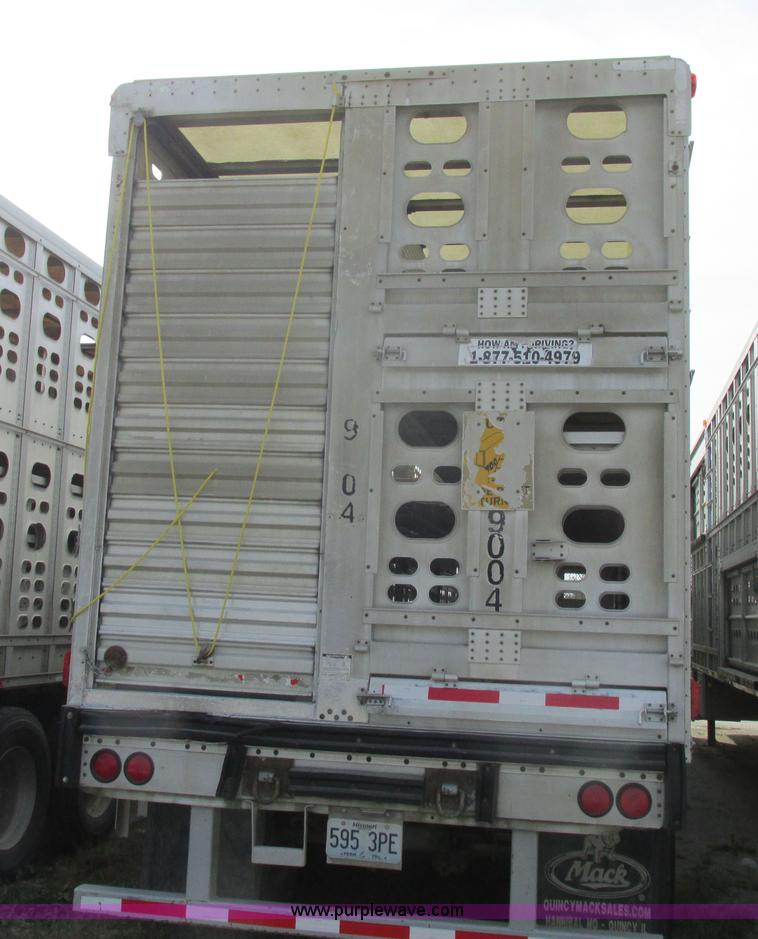 image for item I8896 2001 Wilson PSAL-303P aluminum livestock trailer