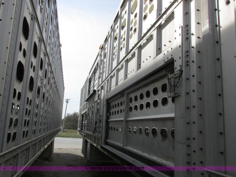 image for item I8896 2001 Wilson PSAL-303P aluminum livestock trailer