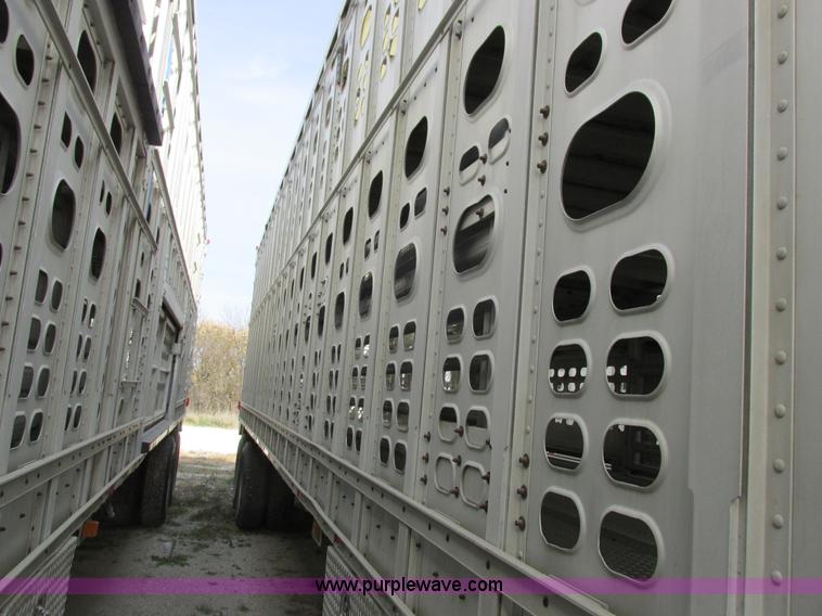 image for item I8896 2001 Wilson PSAL-303P aluminum livestock trailer