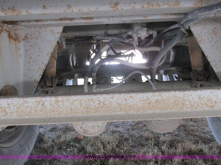 image for item I8896 2001 Wilson PSAL-303P aluminum livestock trailer