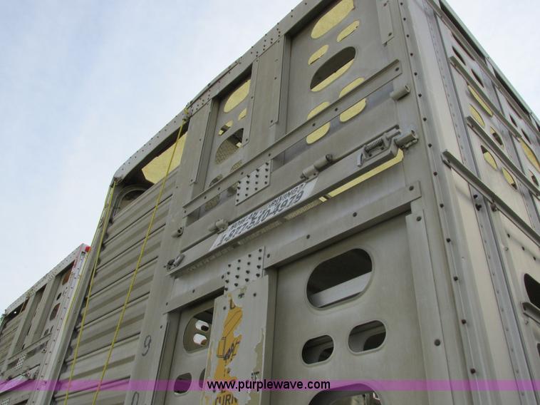 image for item I8896 2001 Wilson PSAL-303P aluminum livestock trailer