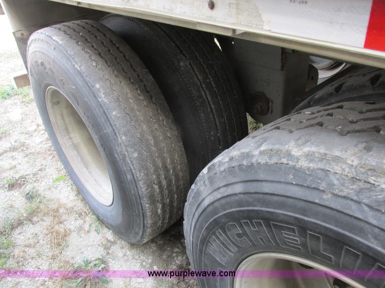 image for item I8896 2001 Wilson PSAL-303P aluminum livestock trailer