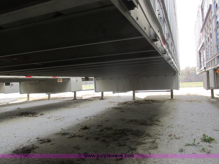 image for item I8896 2001 Wilson PSAL-303P aluminum livestock trailer