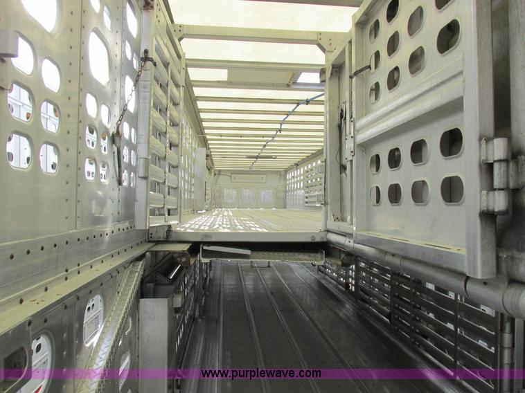 image for item I8896 2001 Wilson PSAL-303P aluminum livestock trailer