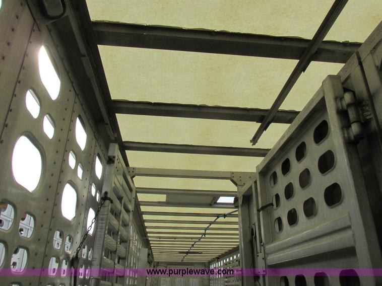 image for item I8896 2001 Wilson PSAL-303P aluminum livestock trailer