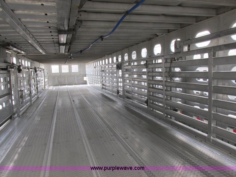 image for item I8896 2001 Wilson PSAL-303P aluminum livestock trailer