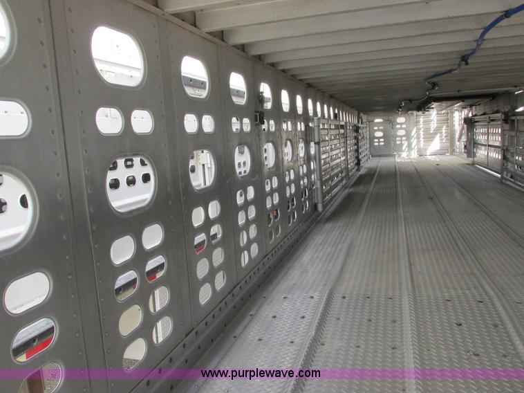 image for item I8896 2001 Wilson PSAL-303P aluminum livestock trailer