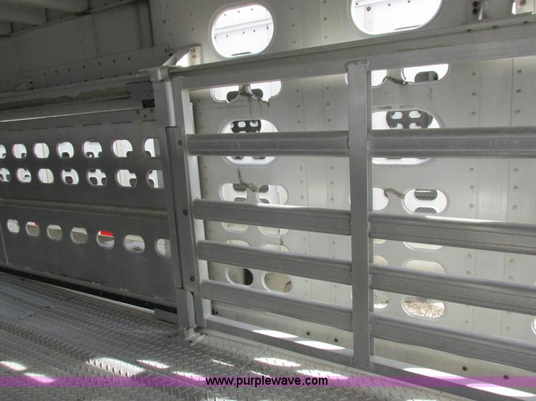 image for item I8896 2001 Wilson PSAL-303P aluminum livestock trailer