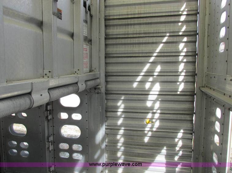 image for item I8896 2001 Wilson PSAL-303P aluminum livestock trailer