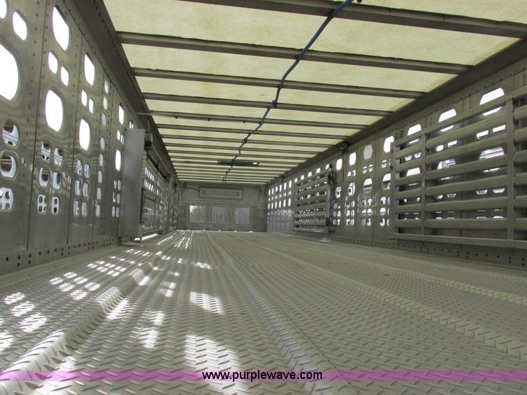 image for item I8896 2001 Wilson PSAL-303P aluminum livestock trailer