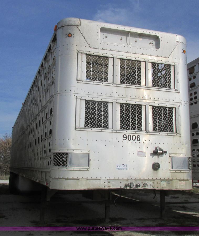 image for item I8897 2001 Wilson PSAL-303P aluminum livestock trailer