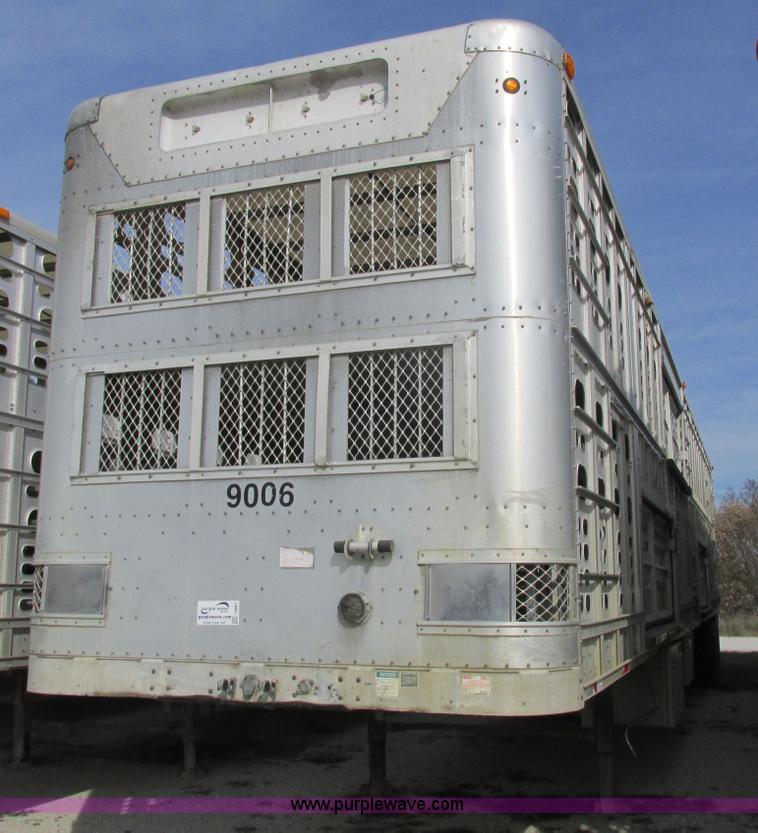 image for item I8897 2001 Wilson PSAL-303P aluminum livestock trailer